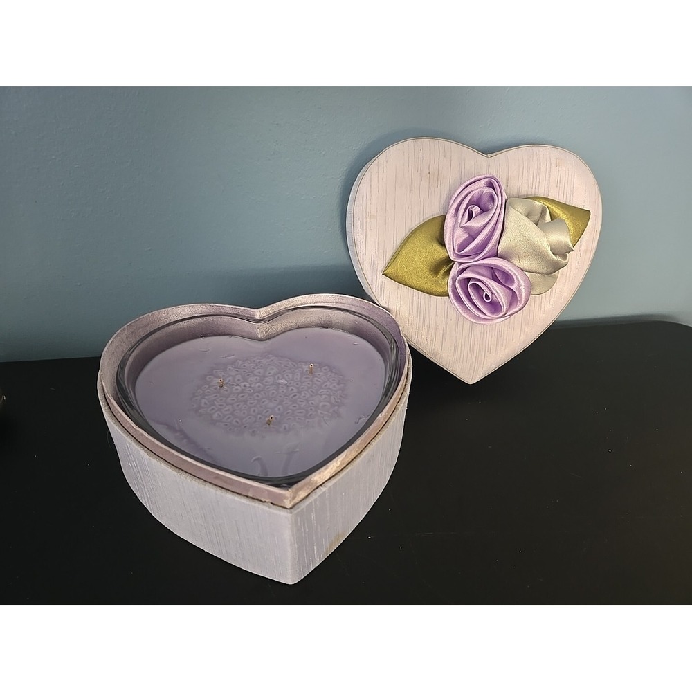 Hanna's Candle Co English Lavender Heart Glass In a Vtg Lavender‎ Box W Flower